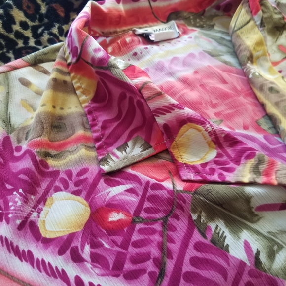 SOLD OUT 💕 Vintage Maggie Sweet Floral Button 💕 Down - Picture 8 of 10